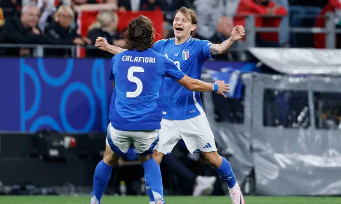 Napoli maintain unbeaten streak